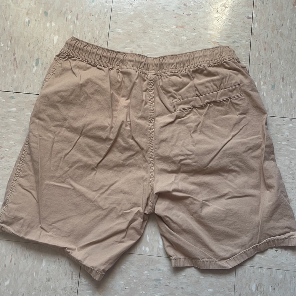 H&M khaki shorts - Picture 3 of 3